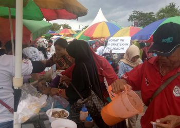 Deklarasi Dukungan Jokowi-Maaruf, Penjual Bakso dan Somay Panen Rezeki