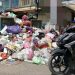 Tumpukan dan Luberan Sampah Warnai Jalan Protokol Kota Adipura