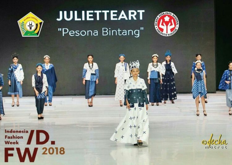 Koleksi Julie Artanty Kaimuddin Haris yang akan ditampilkan pada IFW 2019.