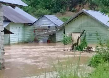 Hujan Sekejap, Puluhan Rumah Terendam Air Setinggi Perut Orang Dewasa