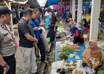 Blusukan di Lima Pasar Tradisional, Kapolres Konsel Temukan Kelangkaan Bahan Pokok