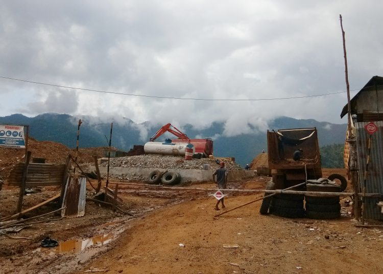 Jetty PT. Daka Group tepat berada disamping SDN 3 Lasolo Kepulauan dan pemukiman warga Desa Boedingi. Foto: Dok. TNC.