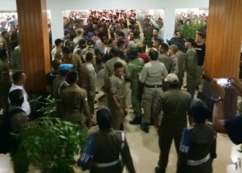 Aksi Demonstrasi Ricuh, Pintu Kaca Kantor Wali Kota Pecah