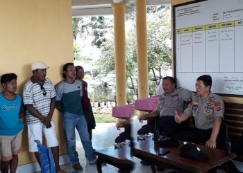 Puluhan Sopir Dum Truck Mogok di Pelabuhan Raha