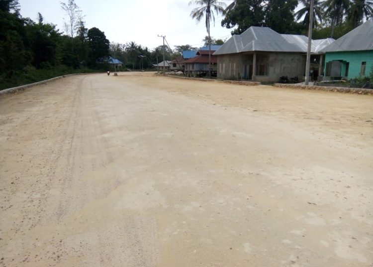 Salah satu titik pada poros ring road Laworo lebar 24 meter.