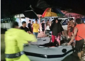 Dua Ibu Hamil Berhasil Dievakuasi Relawan BPBD Sinjai