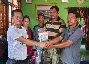 Dana CSR, PT. Paramitha Serahkan Rp150 Juta dan Dua Ton Beras