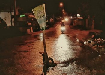 Waspada!!! Lubang Besar di Jalan Kelapa Mengintai Pengendara