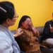 Tak Kenal Lelah, Wanita Dua Anak ini Mencari Keadilan
