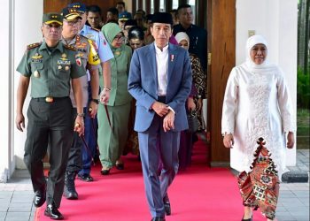 Kunker ke Jatim, Jokowi Bagi 3000 Sertifikat di Gresik