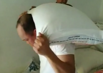 Viral, Video Bupati Konawe Utara Pikul Beras Bulog