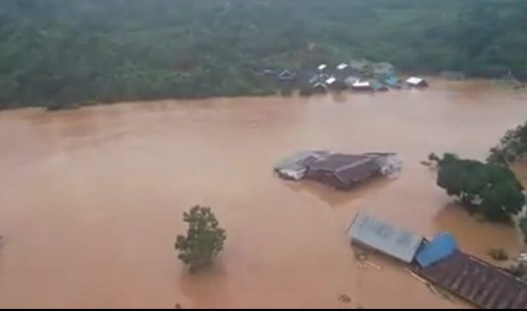 Rumah warga di Asera Konawe Utara terendam banjir.