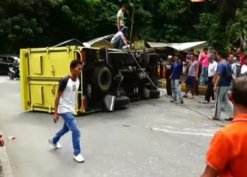 Rem Blong, Truck Box Terguling