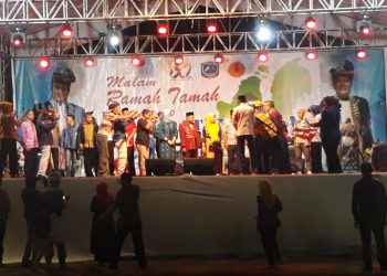 Rusman Emba : Jika Ada Kezaliman dan Kesombongan di Muna, Kita Lawan Bersama