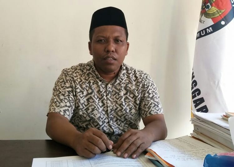 Ketua KPUD Wakatobi, Abdul Rajab. Foto: Syaiful/TNC.