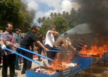 Bea Cukai Kendari Musnahkan 4,8 Juta Batang Rokok Ilegal