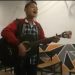 Demi Biaya Sekolah Adiknya, Mantan Peserta Indonesian Idol Cilik ini Mengamen