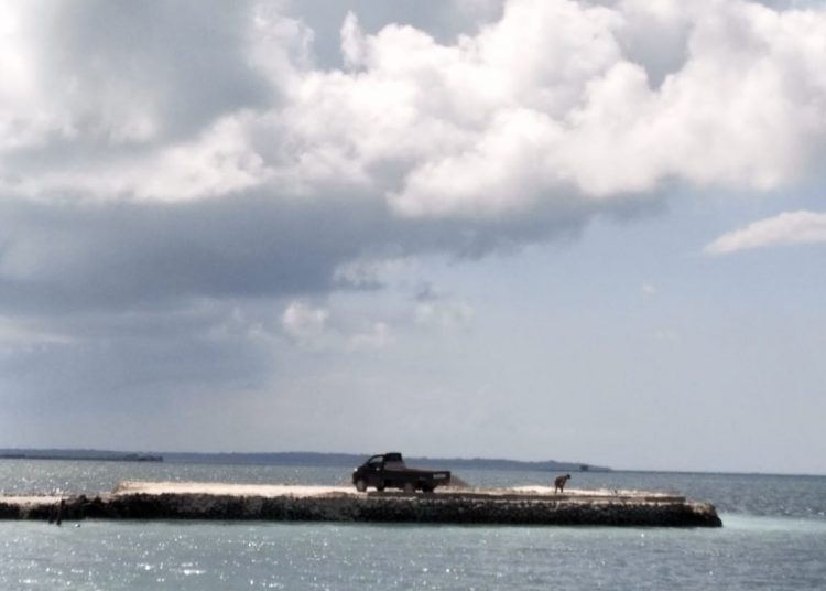 Salah satu lokasi penampungan dari hasil penambangan pasir di Pulau Wangi-wangi. Foto: Syaiful/tenggaranews.com.