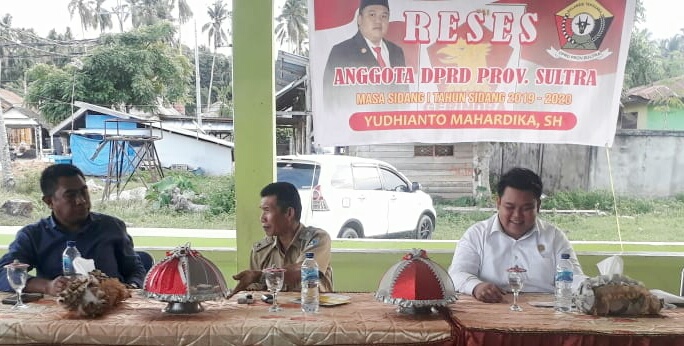 Angota DPRD Provinsi Sultra, Yudhianto Mahardika menggelar reses di Kelurahan Nambo, Selasa 4 Februari 2020.