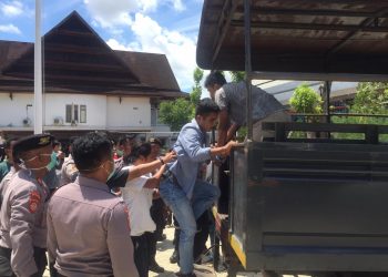 Dinilai Meresahkan Warga, Puluhan Demonstran Diamankan Polisi