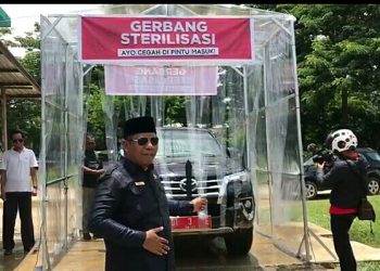 Cegah Covid-19, Warga Palm Mas Launching “Gerbang Sterilisasi” di Pintu Masuk Kompleks