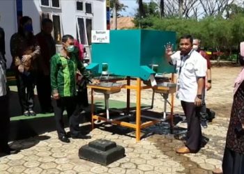 PT. Antam Beri Bantuan 19 Unit Wastafel Portable