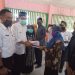 Bupati Konkep Serahkan BLT Covid-19 di Tiga Kecamatan