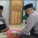 Aiptu Dahru Sisipkan Gaji untuk Zakat Fitrah 102 Warga Kolaka