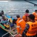 Tim Gabungan Berhasil Evakuasi 13 Pemuda Kolaka di Perairan Lambasina