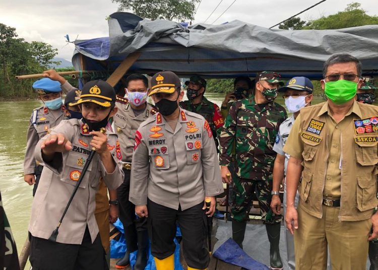 Kapolda Sultra Irjen Pol Drs Merdisyam M.Si bersama Danrem143 Halu Oleo Brigjen TNI Jannie A. Siahaan
