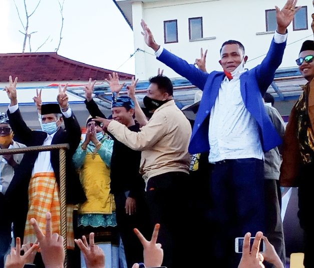 Moane Sabara saat deklarasi pasangan HALO di Lapangan Merdeka Wangi-wangi,  Wakatobi