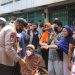 Kapolda Sumut Bagi Masker di Pasar Pulau Brayan