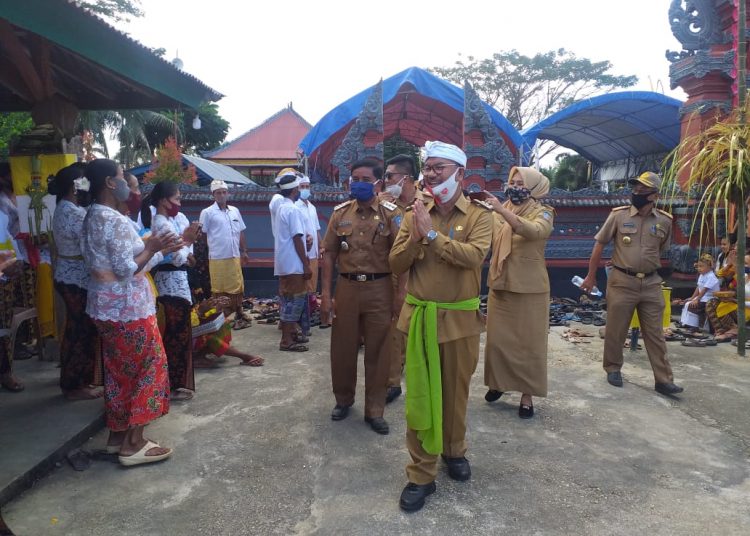 Bupati Konawe Selatan Surunuddin Dangga disambut meriah warga Bali di Landono.