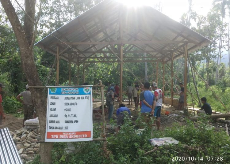 Program RTLH di Desa Andoluto, Kecamatan Latoma yang disoroti warga setempat. Foto: Helny Setyawan/TNC.