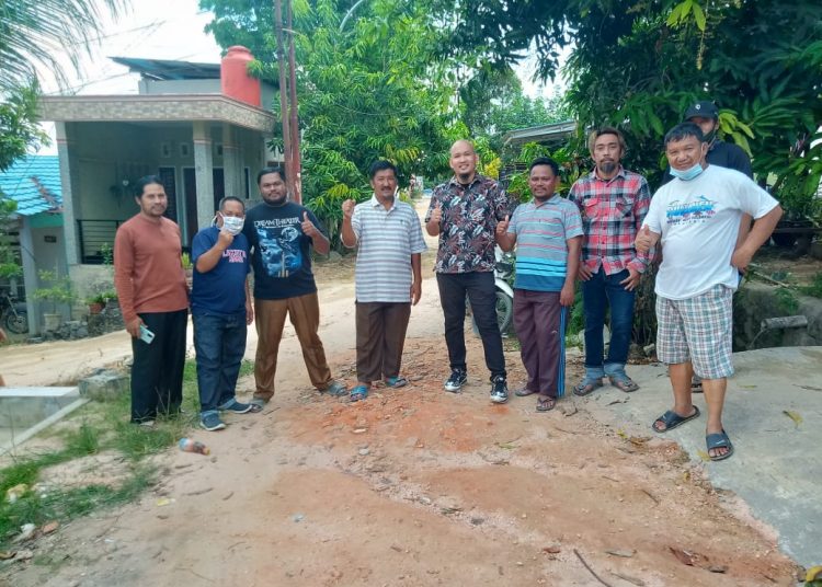 Anggota DPRD Provinsi Sultra, Sudirman menemui warga  Kelurahan Anawai, Kota Kendari
