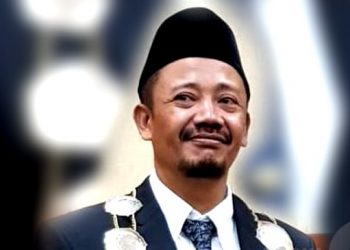 Azhari: Melintasi Jalan Pengabdian Para Budiman