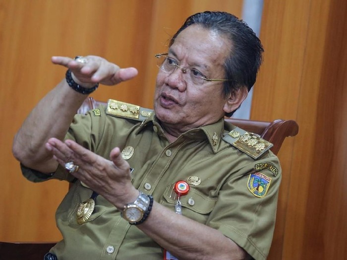 Gubernur Sulteng Longki Djanggola