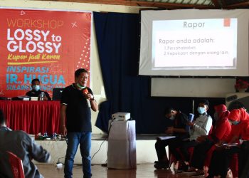 Hugua Road Show Pembicara Workshop Lossy to Glossy