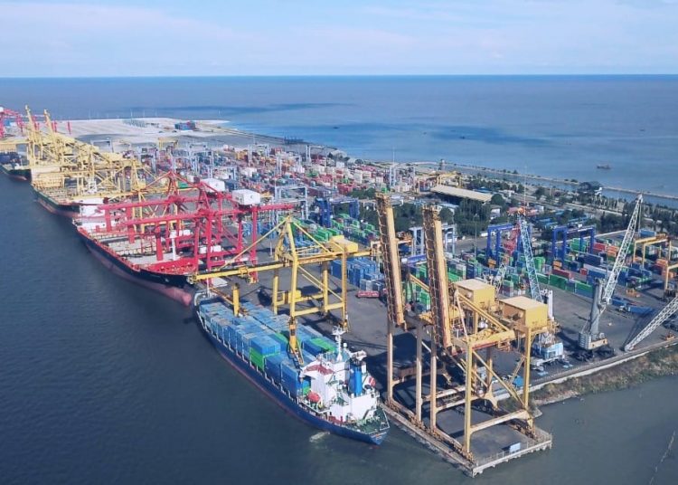 Pelabuhan Pelindo Satu Medan