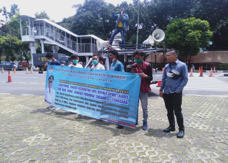 Aksi demo aktivis FAHMI di KPK RI