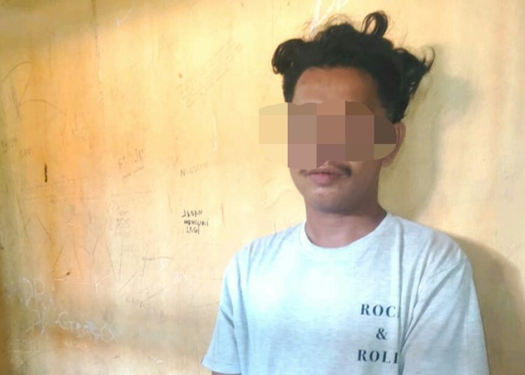 Novirnadi Gunawan (28), pelaku penganiayaan terhadap AF (13). Foto: Phoyo/TNC.
