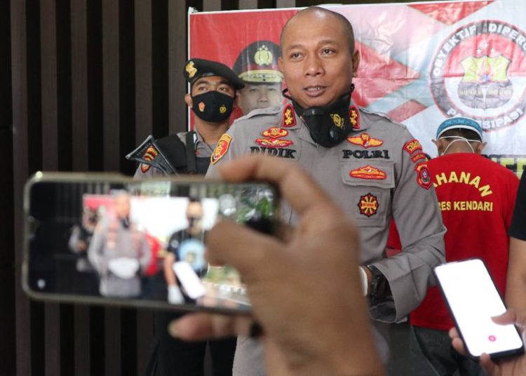 Kapolres Kendari, AKBP Didik Erfianto memberikan keterangan pers.