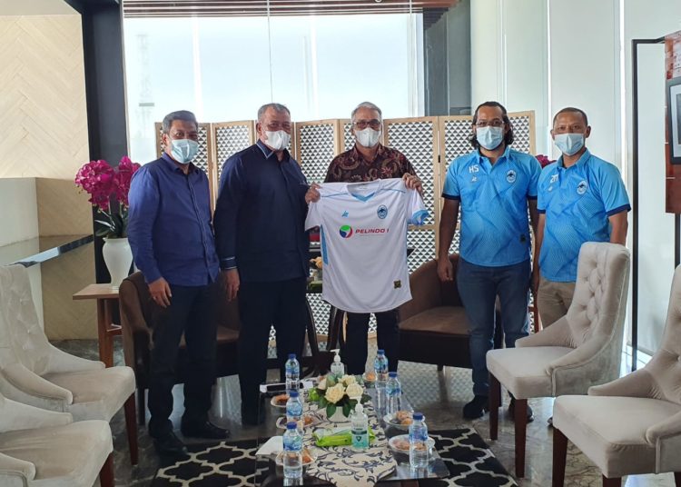 Ketua Umum YOB, Hadi Suhendra saat mengunjungi PT Pelindo I