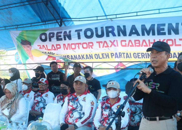 Kunjungan Mayjen TNI (Purn) Andi Sumangerukka di Kolaka Timur mendapat sambutan hangat dari masyarakat.