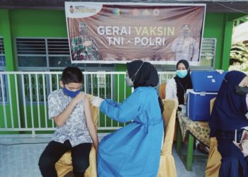 Ratusan Siswa SMP Negeri 9 Kendari Divaksin
