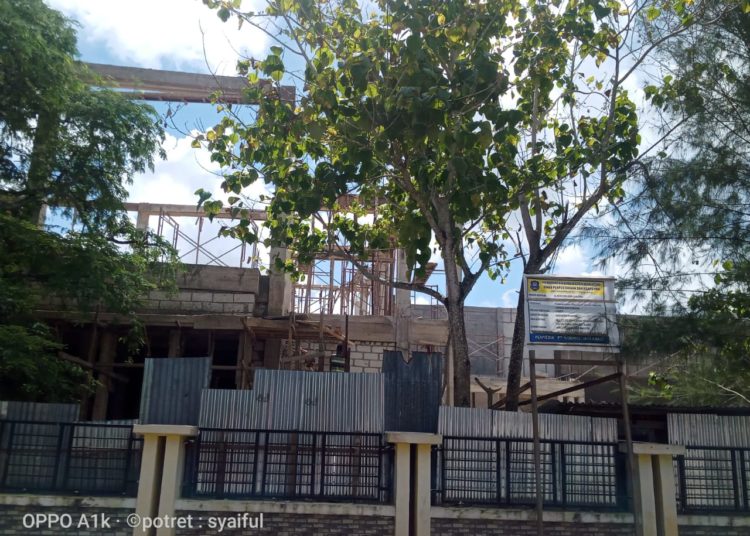 Pembangunan gedung Fasilitas Layanan Perpustakaan dengan sumber anggaran Dana Alokasi Khusus (DAK) senilai Rp. 4 M sementara dikerjakan.