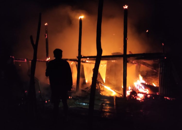 Rumah Sampe Allo yang terbakar di Kolaka Utara