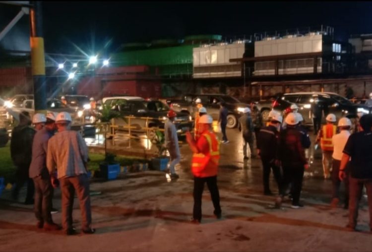 Rombongan anggota Komisi VII DPR RI di Pelabuhan Jetty Morosi.