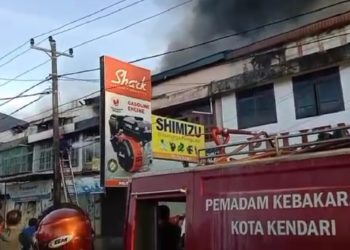 Sejumlah Ruko di Kota Lama Kendari Dilalap Api