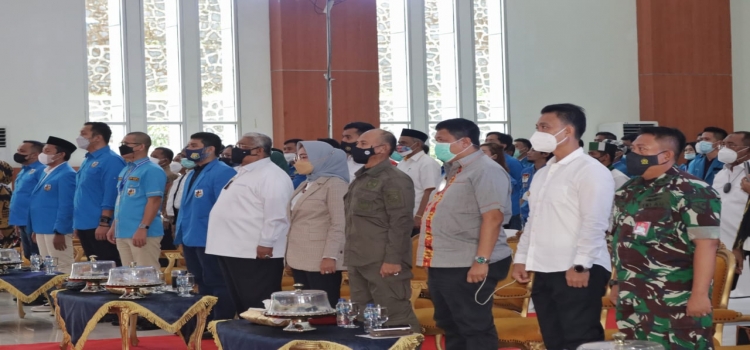 Gubernur Sultra Ali Mazi menghadiri pelantikan Pengurus KNPI di Aula Bahteramas.
